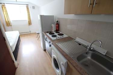 1 bed studio, Mundy Place, Cardiff, Cardiff, CF24 4BZ